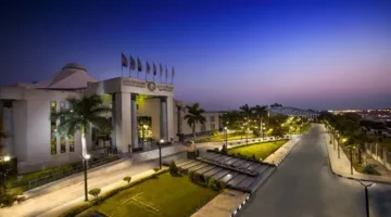 الجامعات تفتح باب التقديم لمنح دراسية مجانية اليوم.. تعرف على الشروط والأوراق المطلوبة