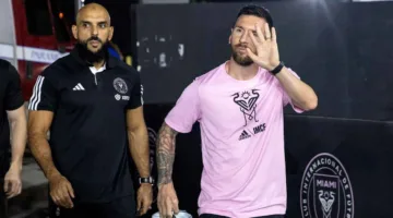حارس مرمى ميسي يوقف هجمات أطلس بقوة ويمنع الاقتراب منه (شاهد الفيديو)