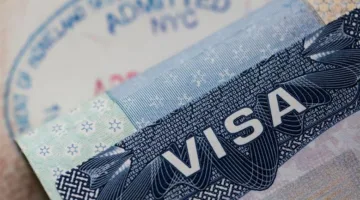 ترامب يرفع تكلفة تأشيرة أمريكا إلى 15 ألف دولار.. هل تتأثر خطط السفر؟