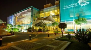 تعرف على رد وزارة السياحة الرسمي حول تطبيق سياسة العشرين ساعة في الضيافة السياحية