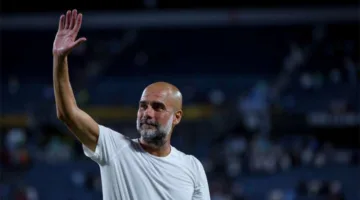 «سعادة واضحة» جوارديولا لاعب مانشستر سيتي ويراهن على موسم أفضل من الماضي