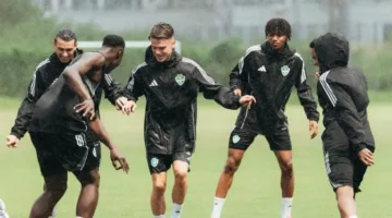 عاجل اليوم.. تعرف على معلق مباراة ديربي الأهلي والقادسية في كأس السوبر وتردد القنوات الناقلة للقمة