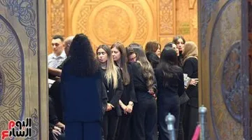 ظهور خاص اليوم.. يسرا تحضر عزاء المطرب الراحل عمرو ستين بمسجد الشرطة